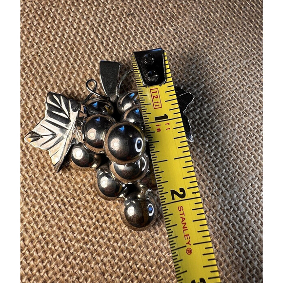 Mexico Signed Sterling Silver Grape Leaf Pin Brooch Pendant - Picture 6 of 12